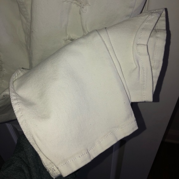 Used Plus Size Distressed White Skinny Jeans - Picture 3 of 8